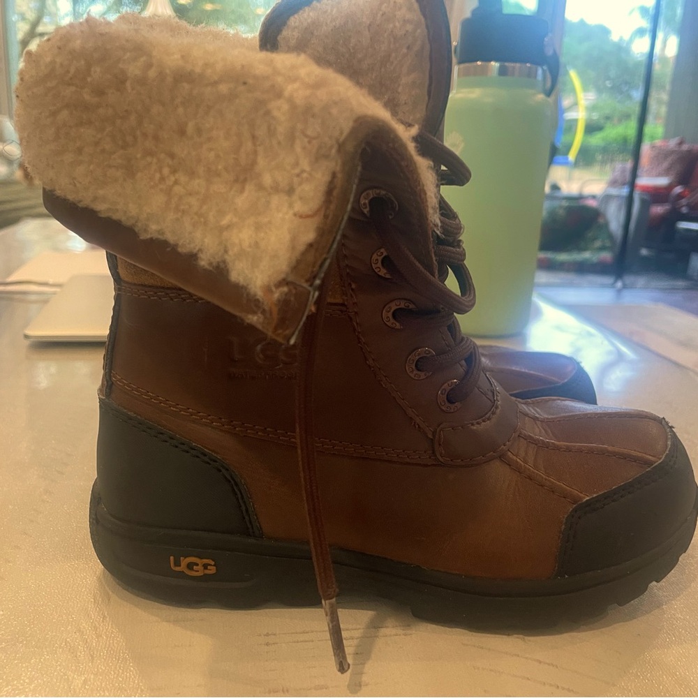 UGG Waterproof Fur-Lined Winter Boots – Toddler Size 8K